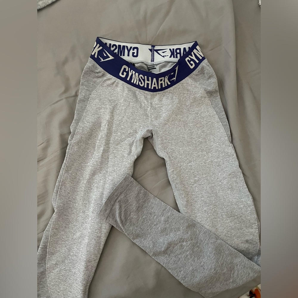 BRAND NEW GYM SHARK LEGGINGS